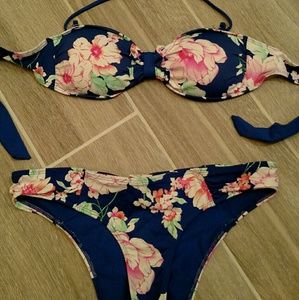Abercrombie and Fitch bikini. SIZE: S/M